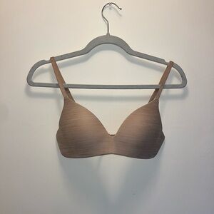 Victoria's Secret Tan Plunge Bra with Smooth Cups
